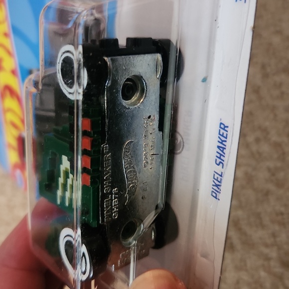 🔥Hot Wheels diecast vehicle,  Pixel Shaker, Treasure Hunt! - Picture 2 of 6